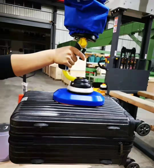 vacuum baggage lifter